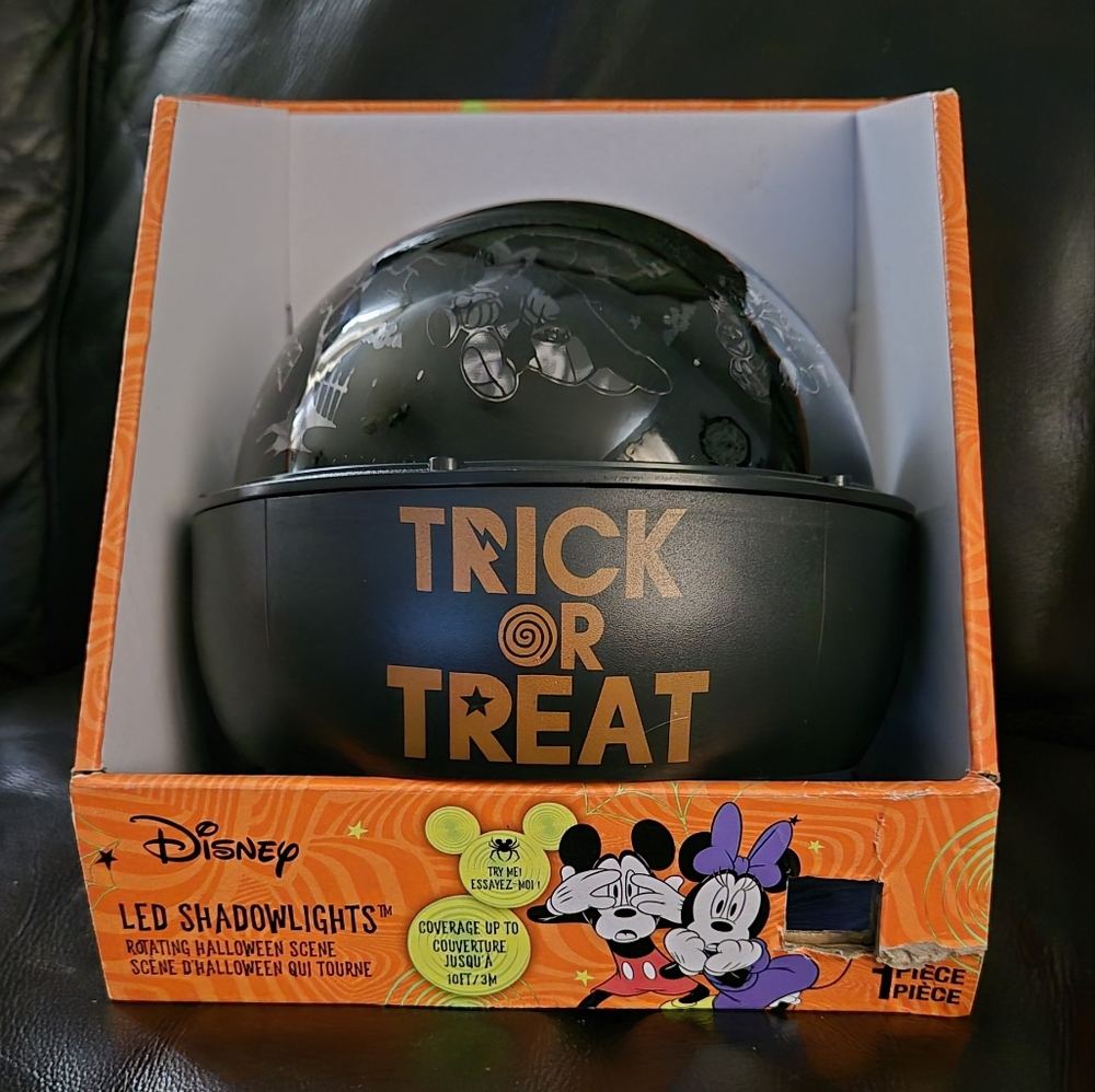 Rotating Halloween Scene